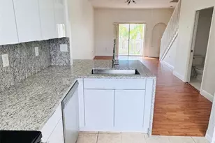 5610 NW 114th Pl, Doral, FL 33178 - Photo 4