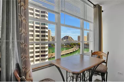 905 Brickell Bay Dr #1121, Miami, FL 33131 - Photo 2