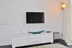 61 Collins Ave, Miami Beach, FL 33139 - Photo 8