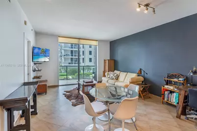 1060 Brickell Ave #1415, Miami, FL 33131 - Photo 4