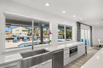 2809 NE 32nd St, Lighthouse Point, FL 33064 - Photo 12