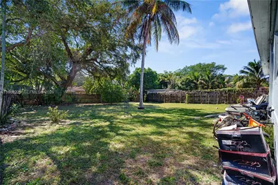 1780 NE 146th St, Miami, FL 33181 - Photo 22
