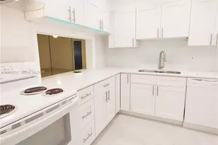 215 SE 3rd Ave, Hallandale Beach, FL 33009 - Photo 16