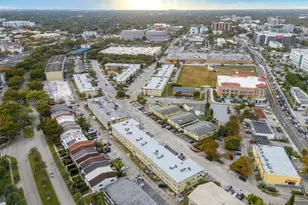 11960 NE 19th Dr, North Miami, FL 33181 - Photo 28