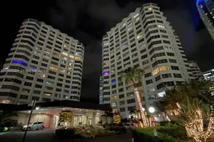 999 Brickell Bay Dr, Miami, FL 33131 - Photo 2