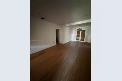 1070 NW 44th St, Miami, FL 33127 - Photo 6