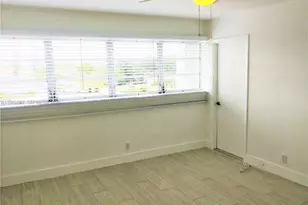 215 SE 3rd Ave, Hallandale Beach, FL 33009 - Photo 6