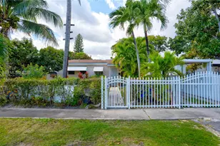 15700 NE 15th Pl, North Miami Beach, FL 33162 - Photo 2