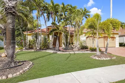 15989 SW 14th St, Pembroke Pines, FL 33027 - Photo 2