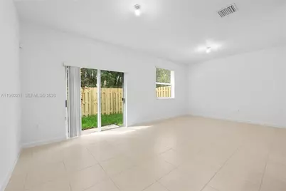 2713 NW 55th St #2713, Lauderhill, FL 33309 - Photo 8