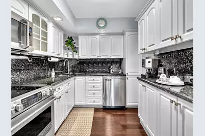 6423 Collins Ave #409, Miami Beach, FL 33141 - Photo 8