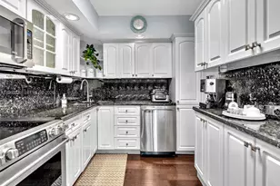 6423 Collins Ave, Miami Beach, FL 33141 - Photo 8