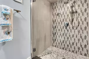 6423 Collins Ave, Miami Beach, FL 33141 - Photo 20