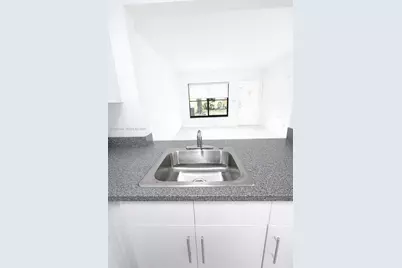 2530 W 67th Pl #12-29, Hialeah, FL 33016 - Photo 12