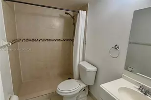 2530 W 67th Pl, Hialeah, FL 33016 - Photo 18