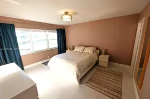 9300 N Hollybrook Lake Dr, Pembroke Pines, FL 33025 - Photo 10