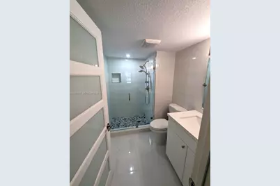 9300 N Hollybrook Lake Dr #303, Pembroke Pines, FL 33025 - Photo 8