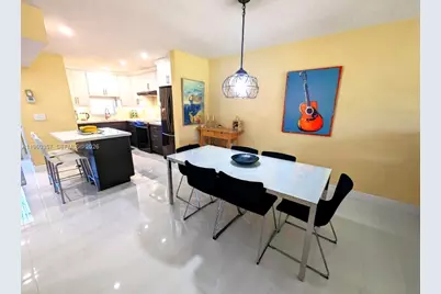 9300 N Hollybrook Lake Dr #303, Pembroke Pines, FL 33025 - Photo 4