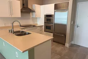 218 SE 14th St, Miami, FL 33131 - Photo 2