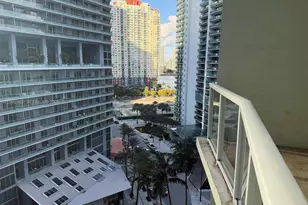 218 SE 14th St, Miami, FL 33131 - Photo 8