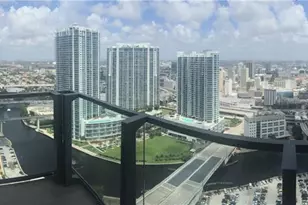 68 SE 6th St, Miami, FL 33131 - Photo 6