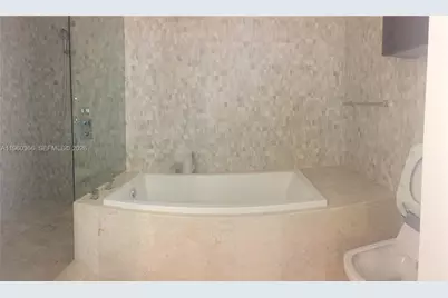68 SE 6th St #3412, Miami, FL 33131 - Photo 2