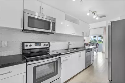 500 Bayview Dr #125, Sunny Isles Beach, FL 33160 - Photo 4