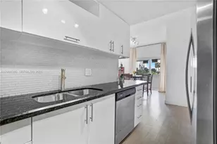 500 Bayview Dr, Sunny Isles Beach, FL 33160 - Photo 6