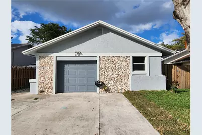 9711 SW 57th St, Cooper City, FL 33328 - Photo 2