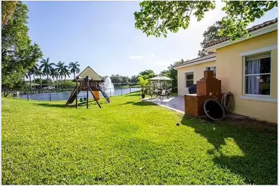 4427 NW 41st Pl #4427, Coconut Creek, FL 33073 - Photo 4