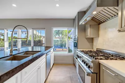 750 Harrison St, Hollywood, FL 33019 - Photo 30