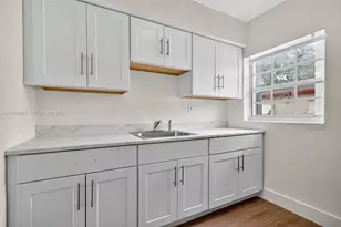 280 NW 34th St, Miami, FL 33127 - Photo 10