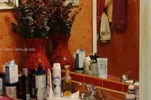 110 E Riverbend Dr, Sunrise, FL 33326 - Photo 8