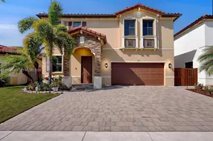 132 NE 26th Ave, Homestead, FL 33033 - Photo 2