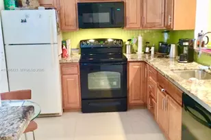 319 NE 14th Ave, Hallandale Beach, FL 33009 - Photo 8