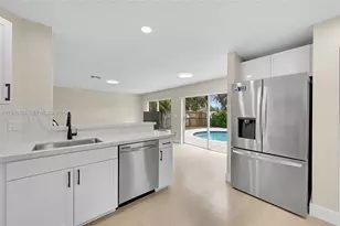 13377 NW 7th St, Plantation, FL 33325 - Photo 4