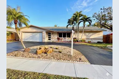 11600 SW 113th Pl, Miami, FL 33176 - Photo 2