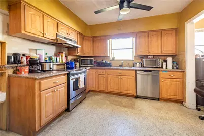 600 SW 11th Ave, Hallandale Beach, FL 33009 - Photo 8