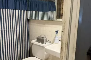 1568 NE 35th St, Oakland Park, FL 33334 - Photo 14