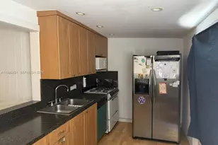 1568 NE 35th St, Oakland Park, FL 33334 - Photo 10