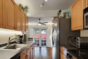 8069 SW 19th Ct, Davie, FL 33324 - Photo 4