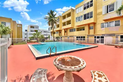 1555 W 44th Pl #305, Hialeah, FL 33012 - Photo 30
