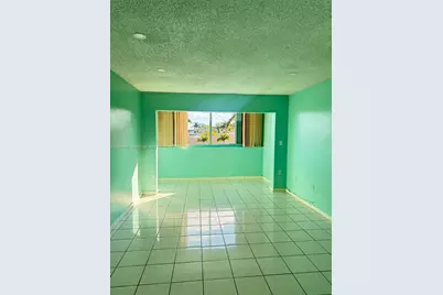 1555 W 44th Pl #305, Hialeah, FL 33012 - Photo 6