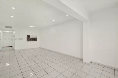 1555 W 44th Pl #305, Hialeah, FL 33012 - Photo 8