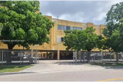 1555 W 44th Pl #305, Hialeah, FL 33012 - Photo 1
