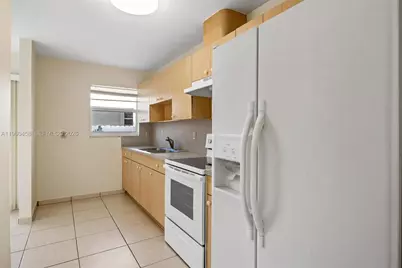 3072 NW 14th St #2, Miami, FL 33125 - Photo 4