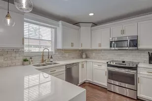 3080 Carysfort Ln, Margate, FL 33063 - Photo 4
