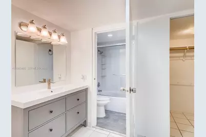 100 Bayview Dr #401, Sunny Isles Beach, FL 33160 - Photo 8