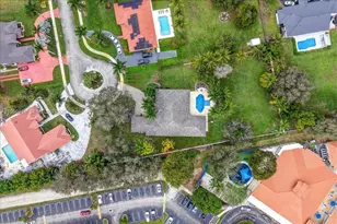 13801 Alexandria Ct, Davie, FL 33325 - Photo 2