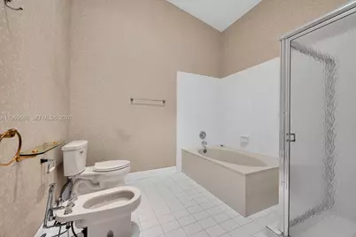 10635 SW 158th Pl, Miami, FL 33196 - Photo 16